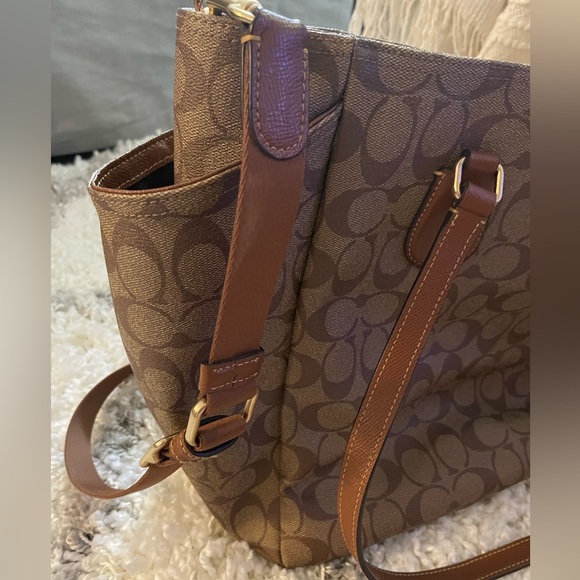 Genuine Coach Large Bag - Picture 8 of 9